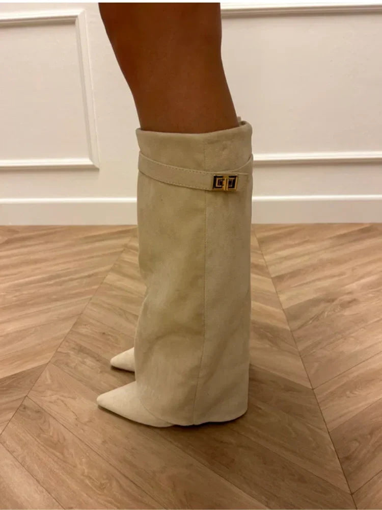 BOOTS FOR AUTUMN WHITE SUEDE