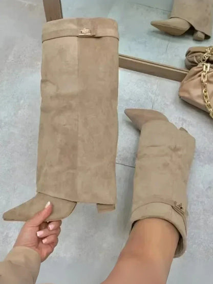 SUEDE BOOTS FOR AUTUMN